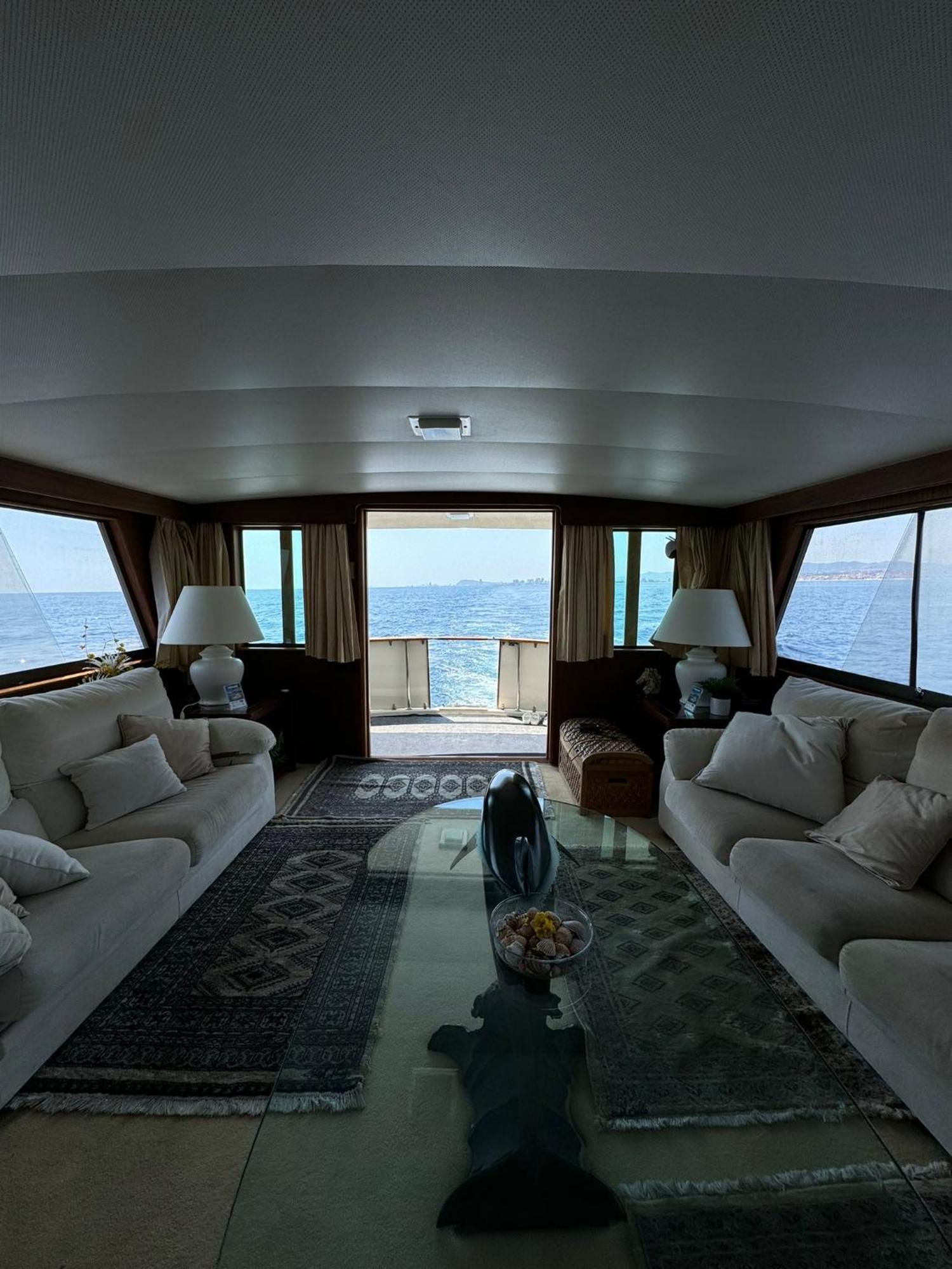 Hotel Yacht Our Alissa 圣阿德里安-德贝索斯 外观 照片